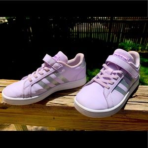 Adidas girls size 1 shoe